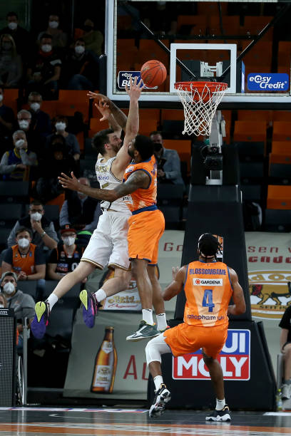 们在面对不 们在面对不