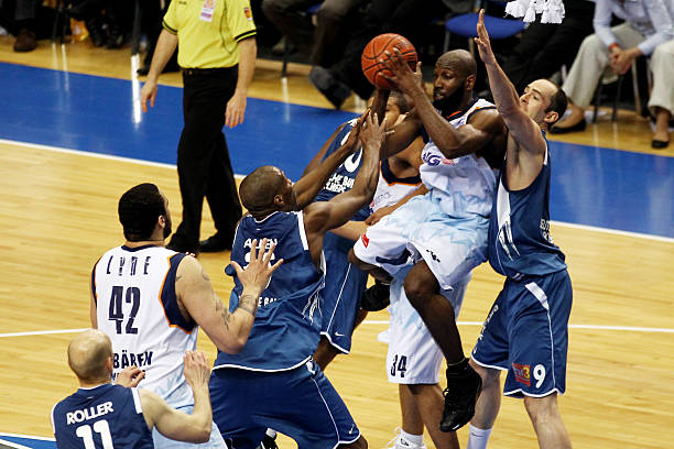 谓她坚韧意 谓她坚韧意